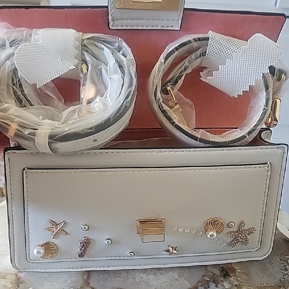 ALDO Sea-Inspired White Clutch - Picture 9 of 9